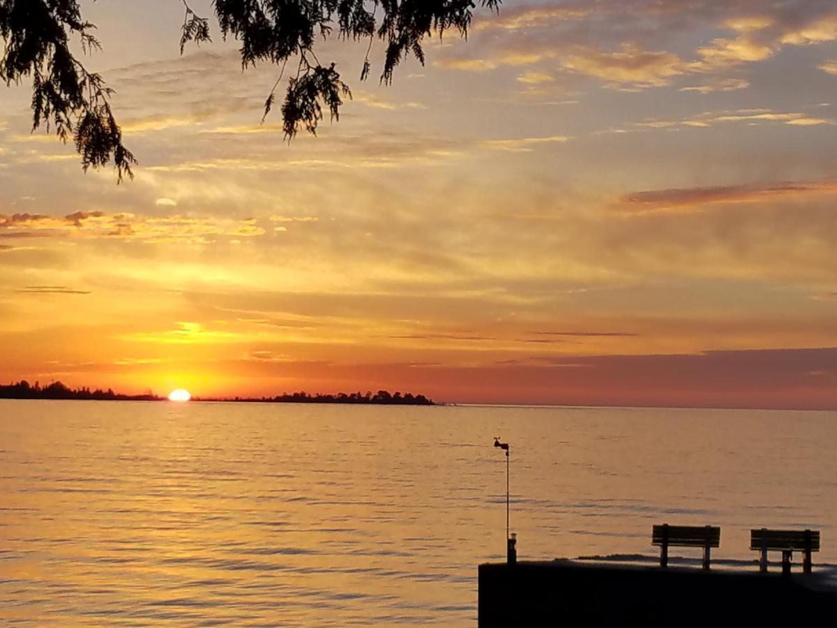 Square Rigger Harbor Motel เบลีย์ส ฮาร์เบอร์ ภายนอก รูปภาพ